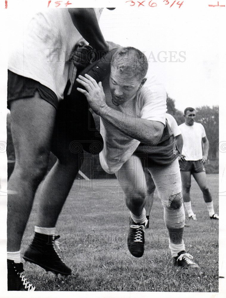 1958 Press Photo Steve Norbert Junker Detroit Lions NFL - Historic Images