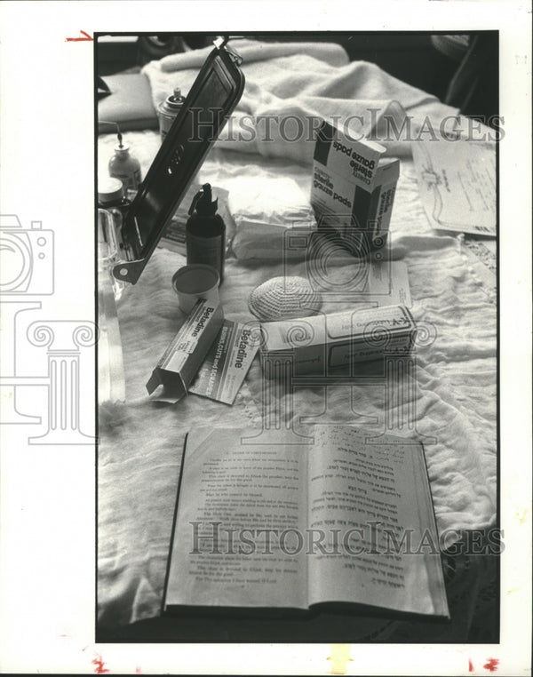 1985 Press Photo Medicine Bandages on The Circumcision Table. hca127