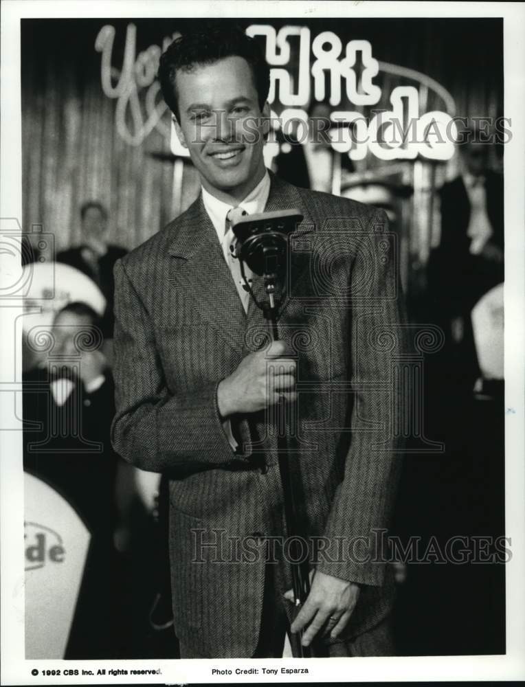 1992 Press Photo Actor Philip Casnoff stars in &quot;Sinatra&quot; miniseries title role - Historic Images