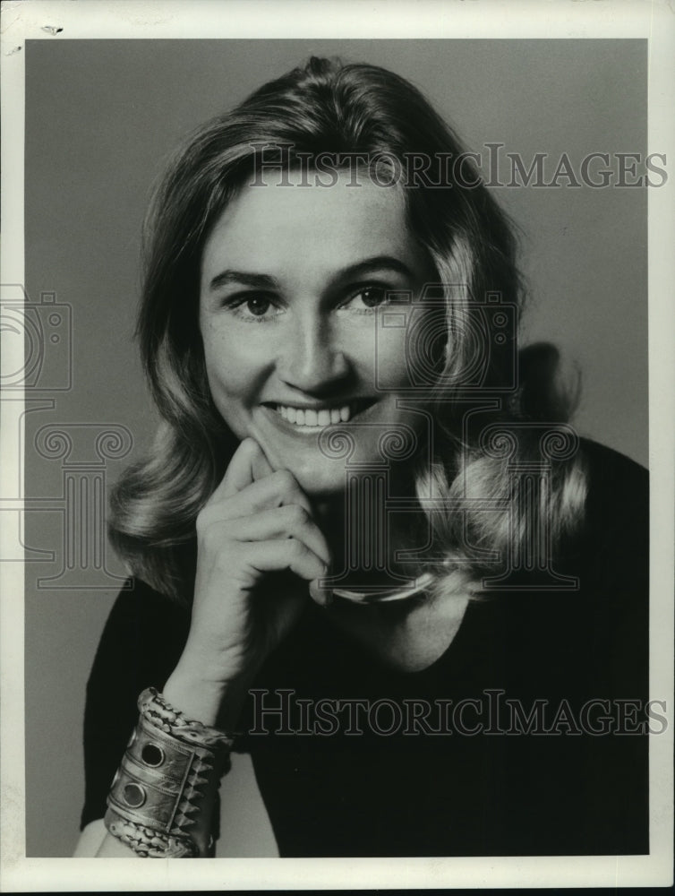 1975 Press Photo ABC News Correspondent Hilary Brown Headshot - mja62854 - Historic Images