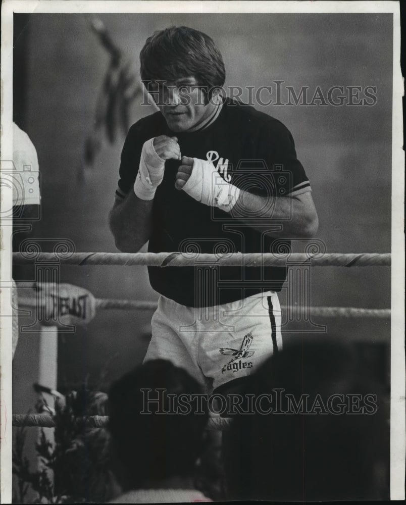 Ron Marsh of Shawnee, Kan., a popular light heavyweight fighter1978 Press Photo - Historic Images