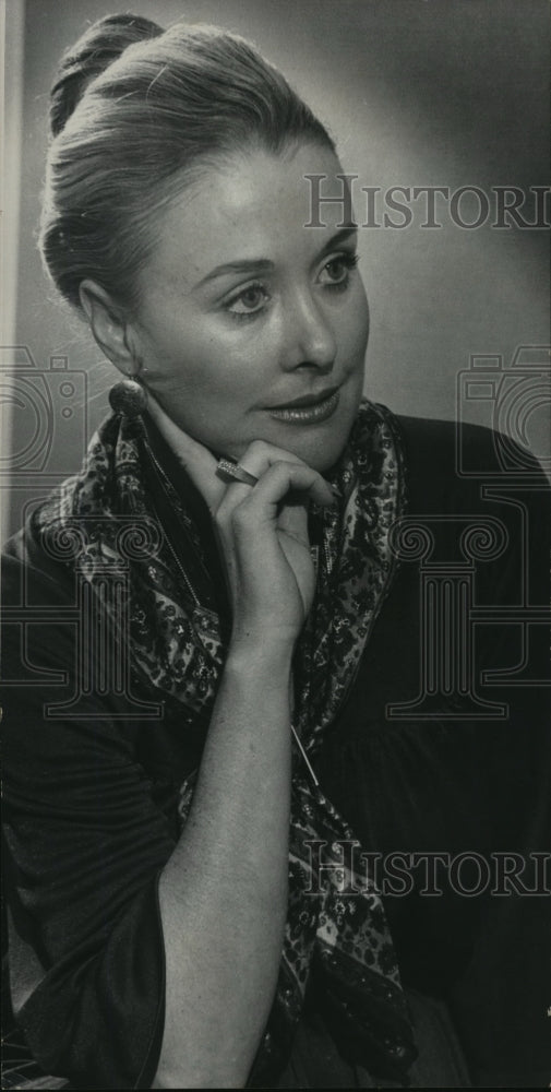 1976 Press Photo Mrs. John Dean wife of Watergate defendant Historic