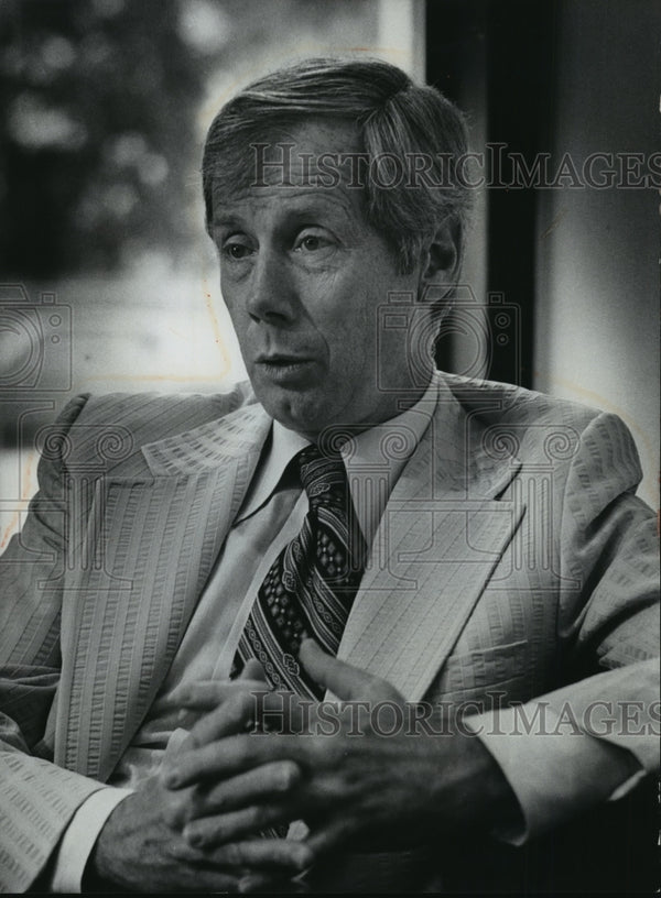 Press Photo Donn R Dresselhuys Milwaukee Symphony Orchestra Board Of press-photo-donn-r-dresselhuys-milwaukee-symphony-orchestra-board-of