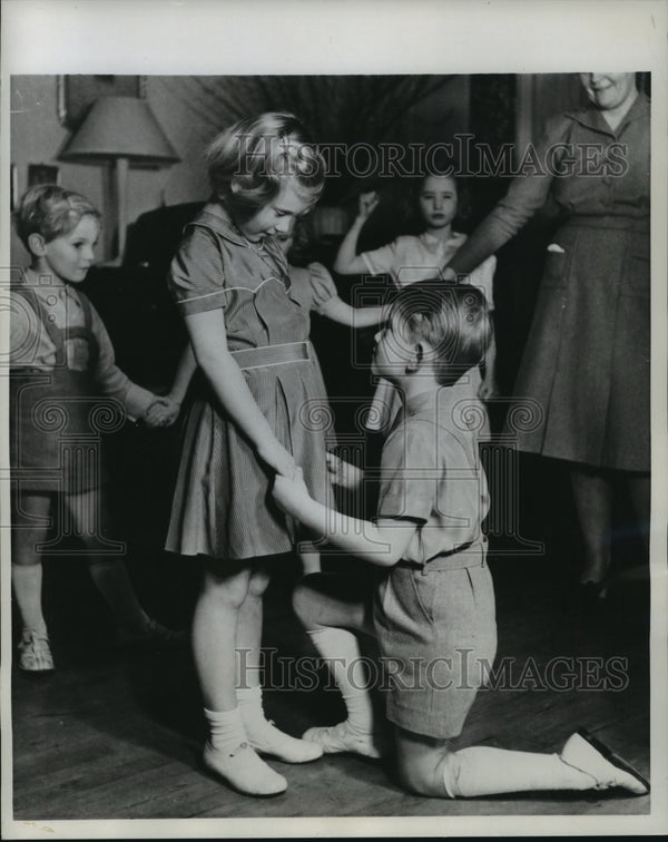 1958 Press Photo Young Queen Margrethe Playing "The Sleeping Beauty