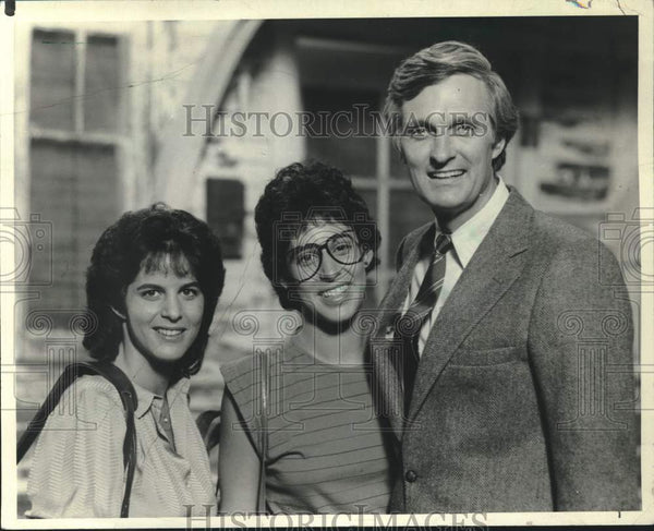 1984 Actor Alan Alda with Beatrice Alda Elizabeth Alda Historic