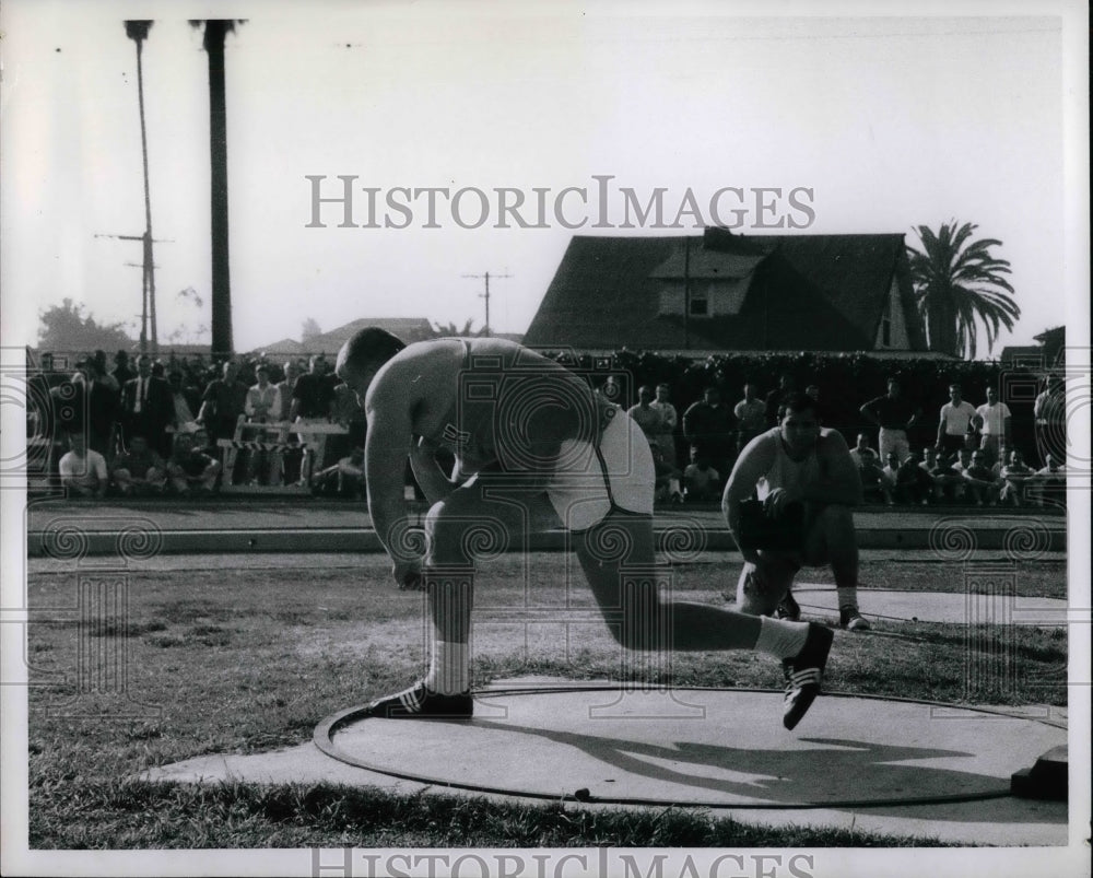 1959 Press Photo Dallas Long USC Shotputter - Historic Images
