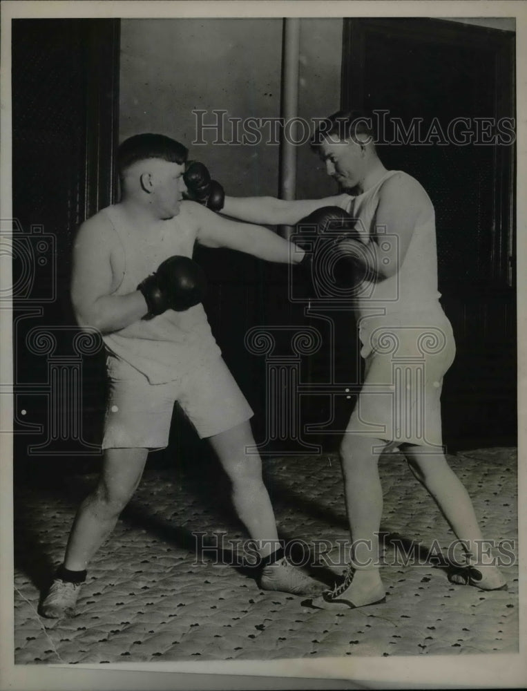 1922 Press Photo Thomas Fitzgerald &amp; William Owens, Hartford Boxing Cops, Train - Historic Images