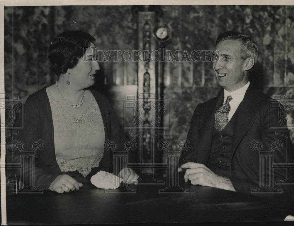 1933 Mrs. Harold J. White &amp; Dr. J.C. McClelland Holding 2nd Place - Historic Images