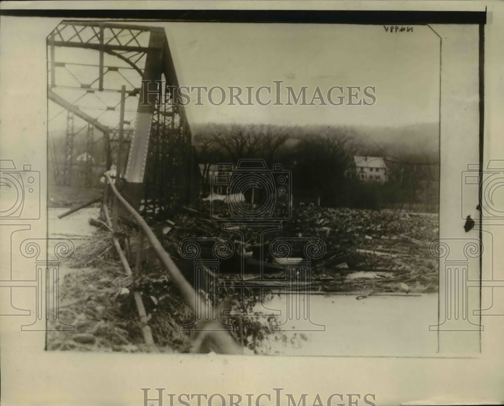 1927 Press Photo Flooded bridge at White River Junction - Historic Images