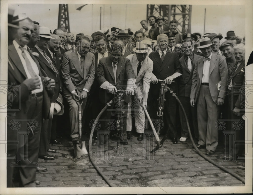 1925 Press Photo New York Mayor LaGuardia, Gen Hugh Johnson-Ground Breaking NYC-Historic Images