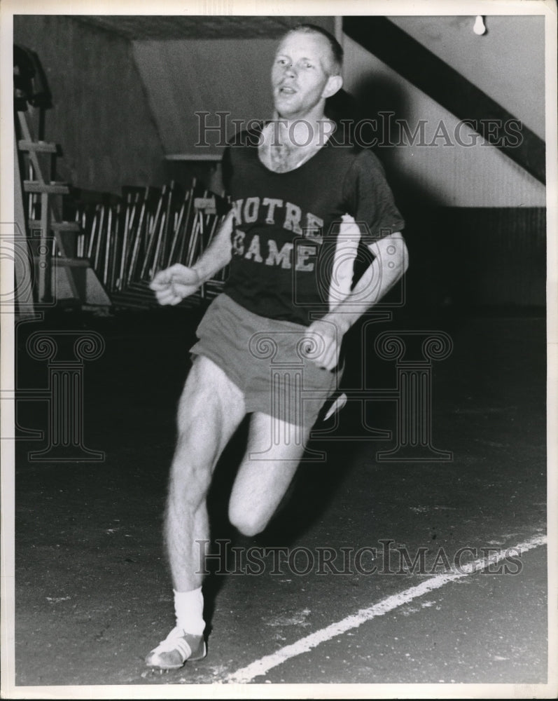 1958 Press Photo Dale Vandenberg, Notre Dame Track - nes09013 - Historic Images