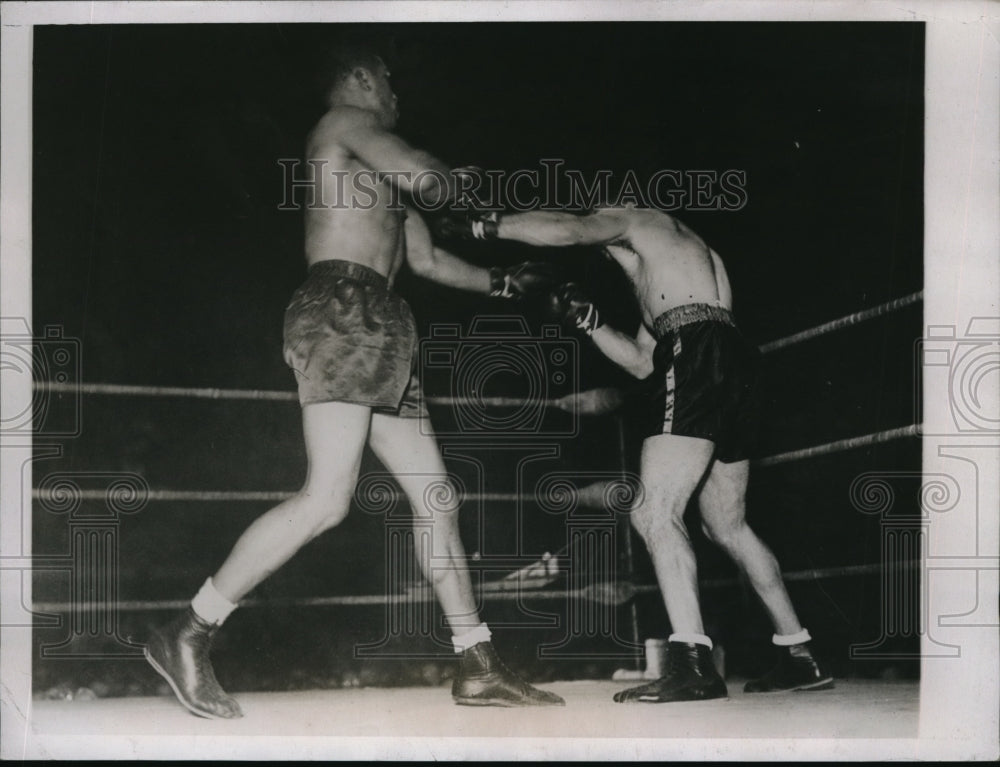 1935 Press Photo John Henry Lewis vs Bob Clin at St Louis Mo bout - nes21463 - Historic Images