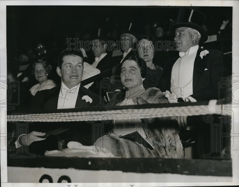 1933 Press Photo Ex champ Gene Tunner, Mrs BF Gimbel, Mrs Tunneer, B Gimble - Historic Images
