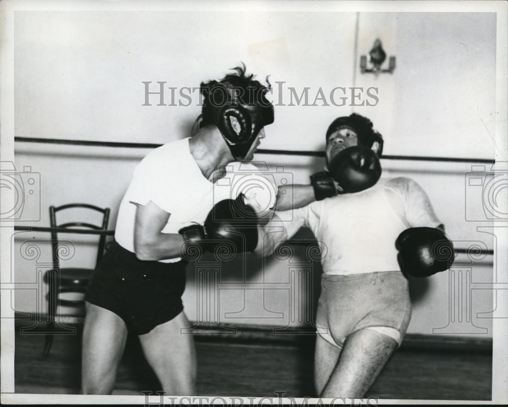 1935 Press Photo Jerry Mazza & sparring partner Tony Canzoneri - nes25250- Historic Images