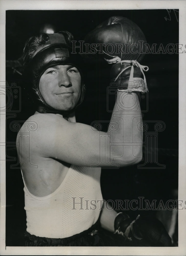1935 Press Photo Jimmy McClarnin welterweight champ in NY - nes28122- Historic Images