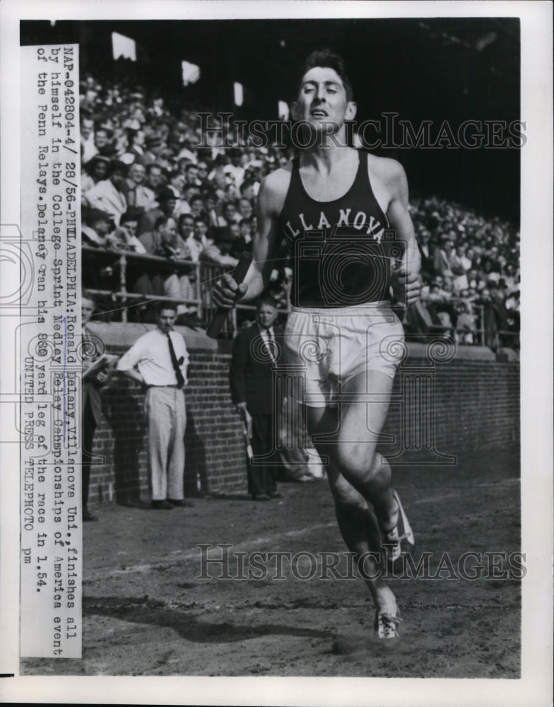 1956 Press Photo Ronald Delany of Villanova track at Philadelphia Relays - Historic Images