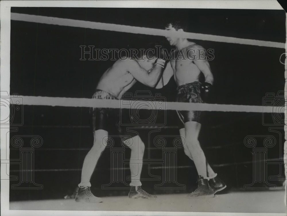 1934 Press Photo Barney Ross vs Pete Nebo at fight in Kansas City Mo - nes54730 - Historic Images