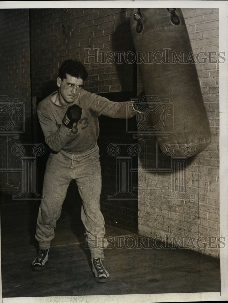 1931 Press Photo Boxer Jim Tanguay training at New York University - net08959 - Historic Images