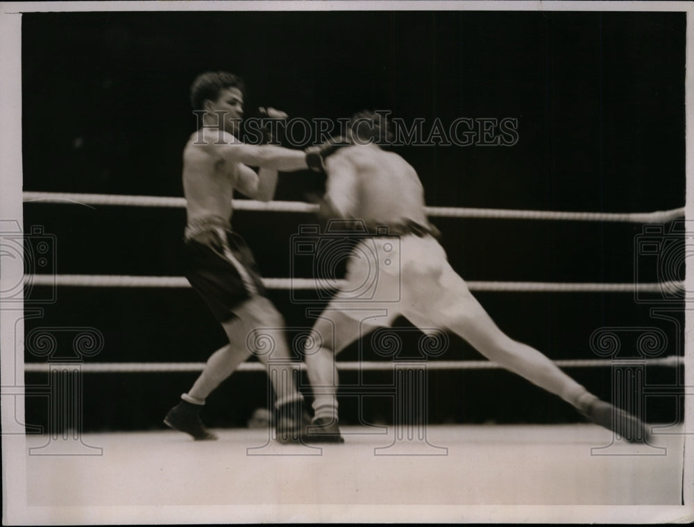 1935 Press Photo Freddy Miller vs Jimmy Christy in Chicago featherweight bout - Historic Images