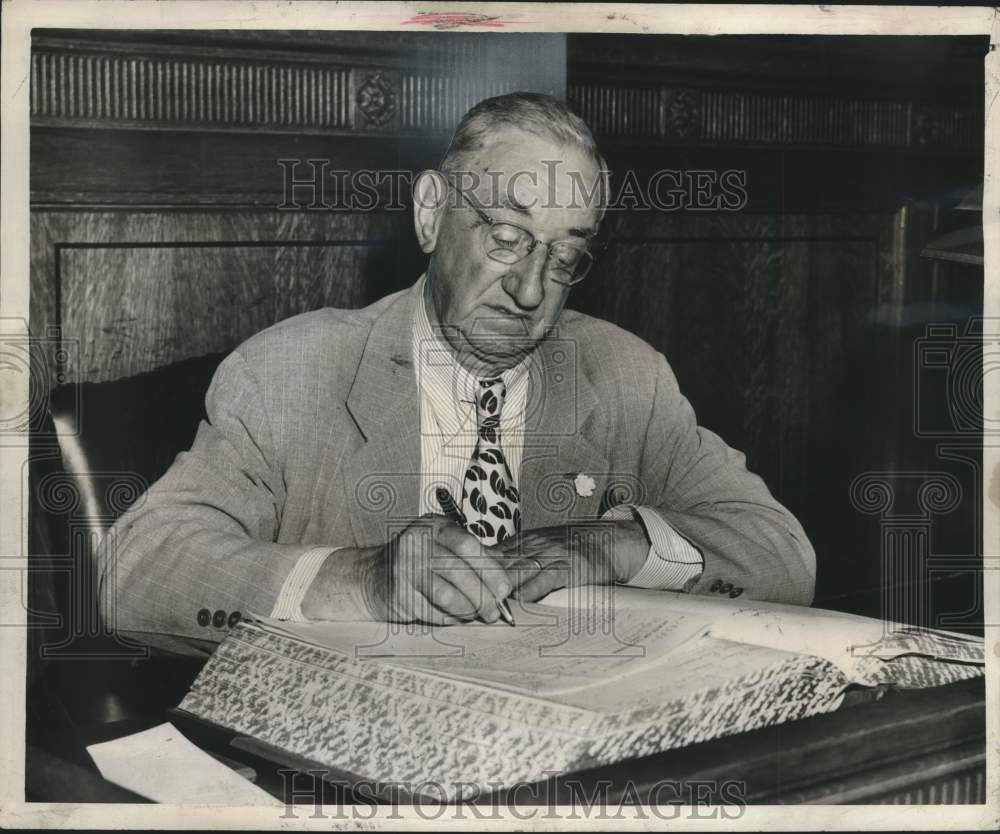 1950 Criminal district court official Lawrence T. Kirn Sr. - Historic Images