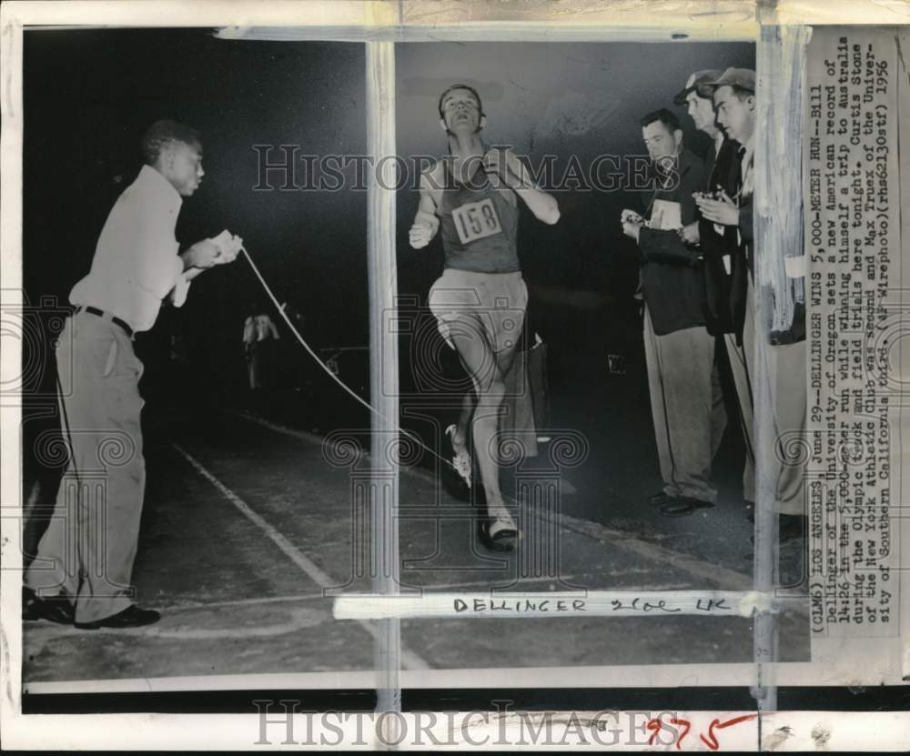 1956 Press Photo Runner Bill Dellinger Of University Of Oregon Setting Record - Historic Images