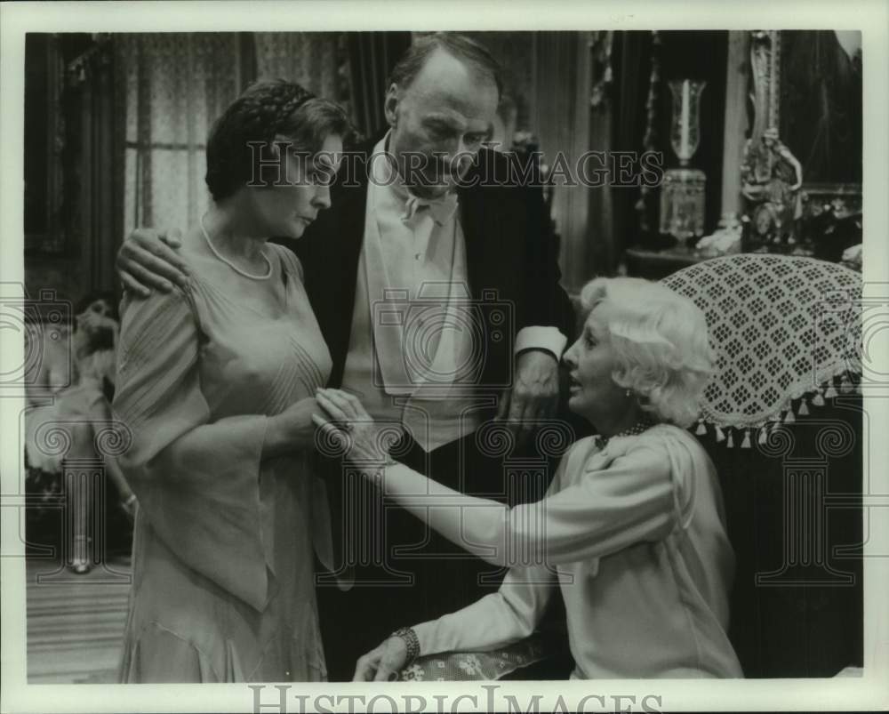 Press Photo Two actresses and an actor in a scene on a television show or movie. - Historic Images