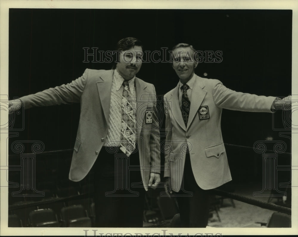 Press Photo Sportscaster Chris Schenkel and Canadian Boxer George Chuvalo - Historic Images