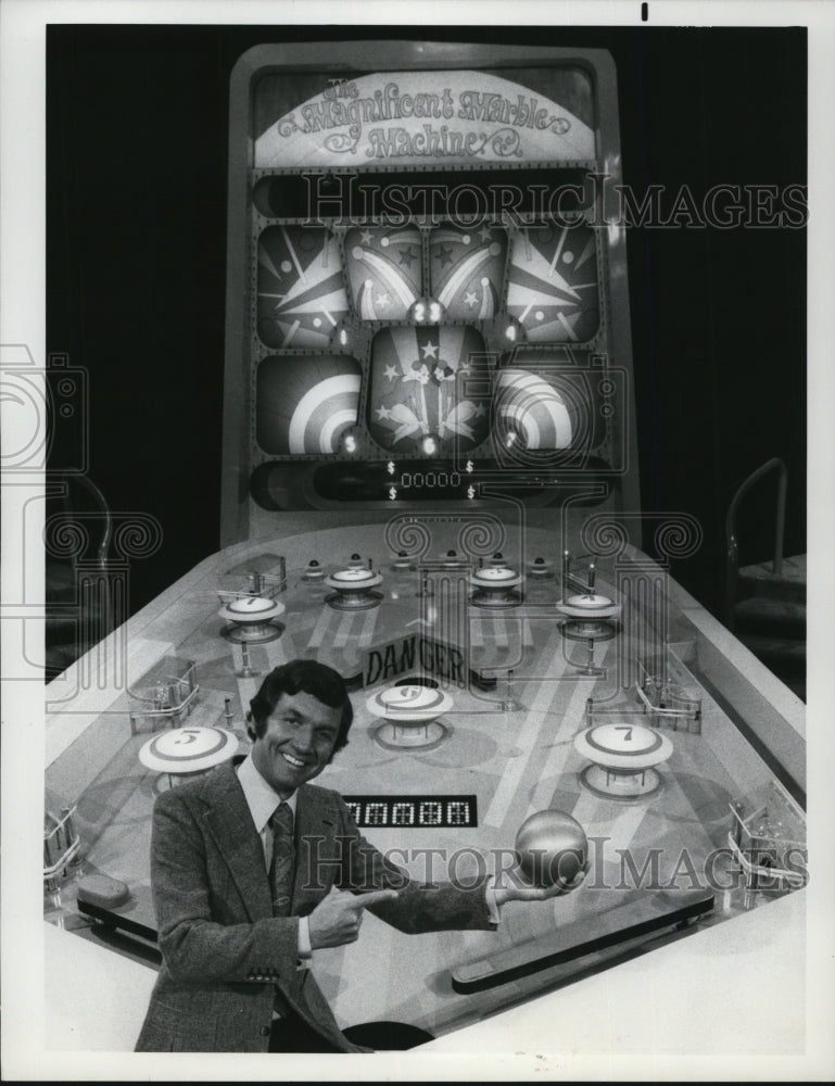 1975 Press Photo Art James, game show host. - Historic Images