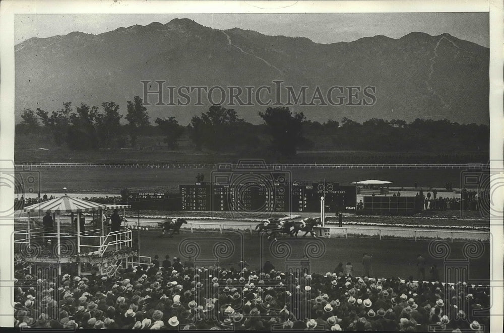 1935 Press Photo Jubilee Jack winning the first race at Santa Anita racetrack-Historic Images