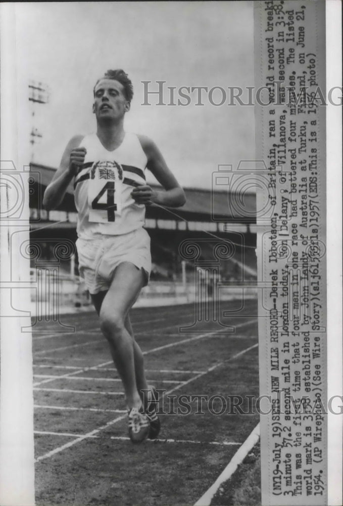 1957 Press Photo British Track Star Derek Ibbotson Running on Track - sps10717 - Historic Images