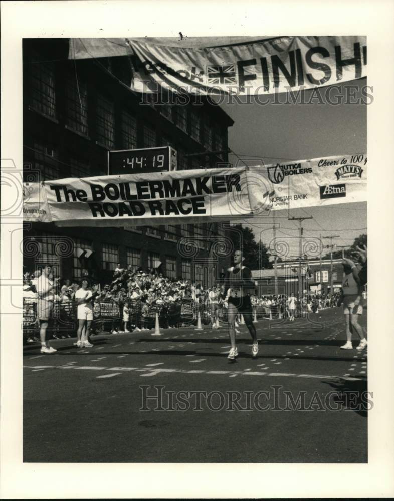 Press Photo Rex Wilson finished The Boilermaker's Road Race in Utica, New York - Historic Images