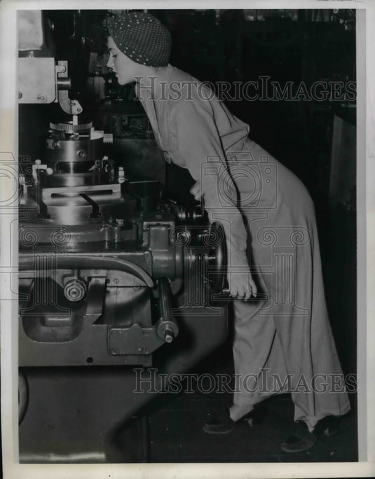 Preserving History: Identifying the real Rosie the Riveter