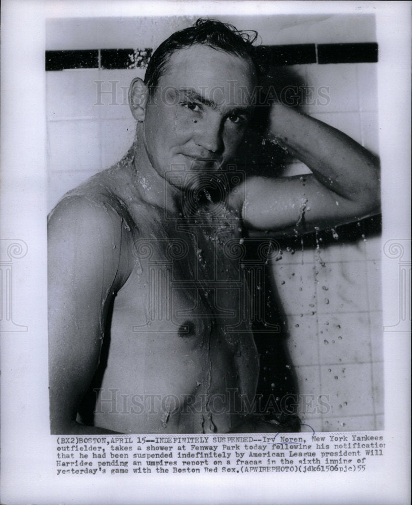 1955 Press Photo Irv Noren New York Yankees shower MLB- Historic Images