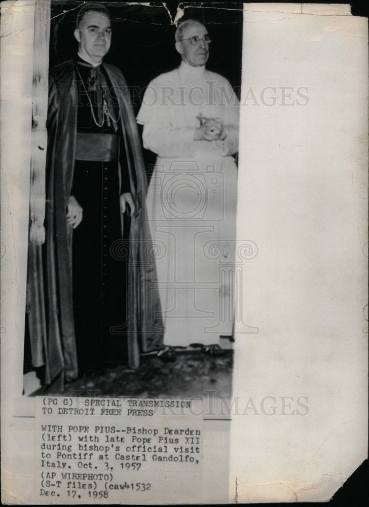 1957 Press Photo Bishop Dearden Pope Pius XII Pontiff - DFPD13975- Historic Images