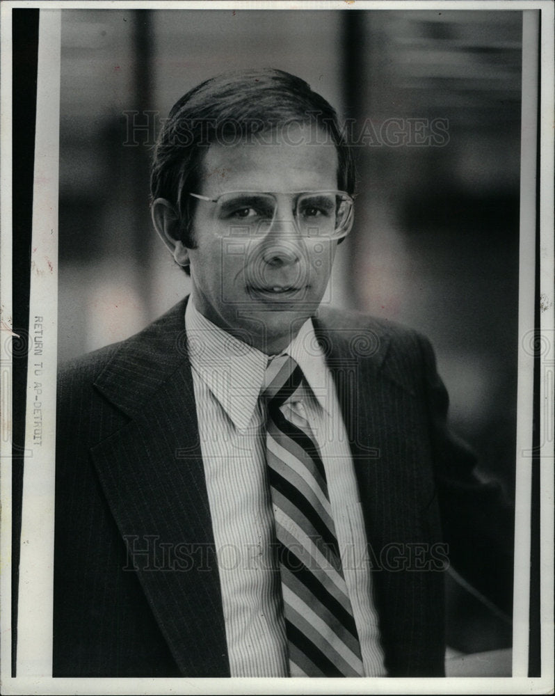 1988 Press Photo William Agee business executive - DFPD17301- Historic Images