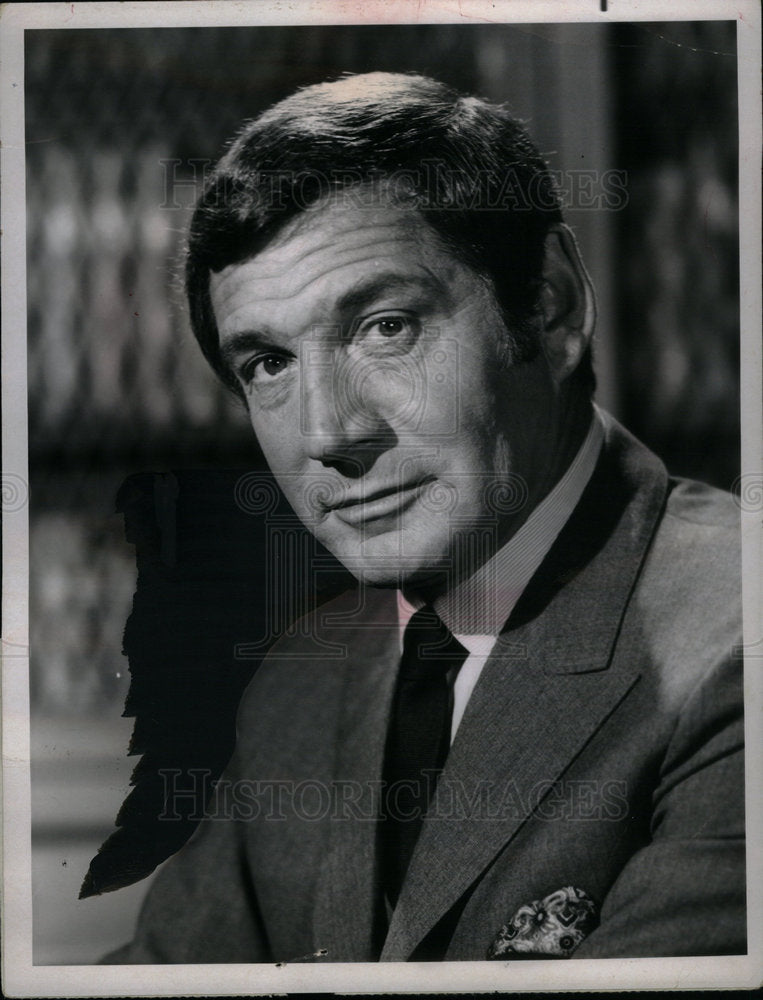 1976 Press Photo Gene Barry actor - DFPD18611- Historic Images