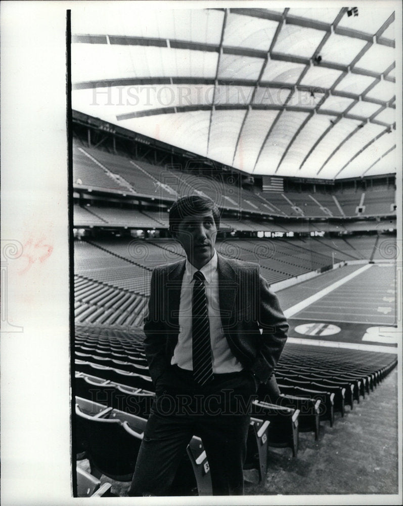 1982 Press Photo Gerry Baron&#39;s - DFPD18951- Historic Images