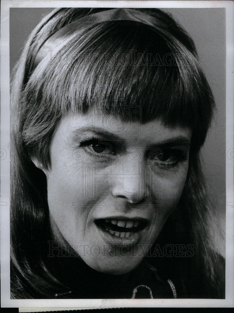 1969 Press Photo Shani Wallis actress and singer - DFPD21411- Historic Images