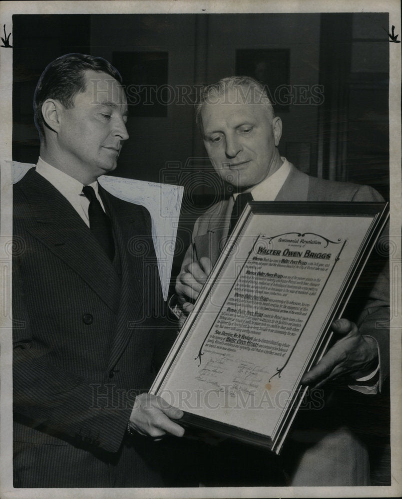 1959 Press Photo Robert W. &quot;Tiny&quot; Maxwell - DFPD21739- Historic Images