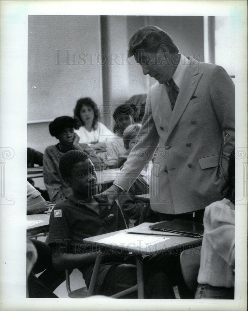 1986 Press Photo FBI Special Agent Kenneth Walton Mark - DFPD21827- Historic Images