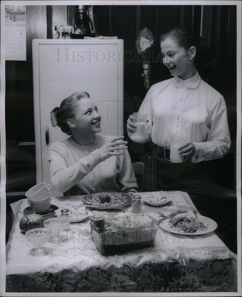 1956 Press Photo Lois Nora- Historic Images