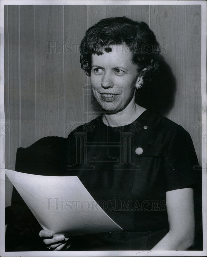 1969 Press Photo Mary Ellen Riordan Teacher's Union - DFPD64817- Historic Images
