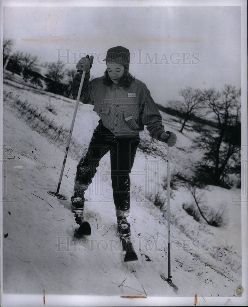 1948 Press Photo Donna Hicks Highland Pontiac ski club - DFPD65141- Historic Images