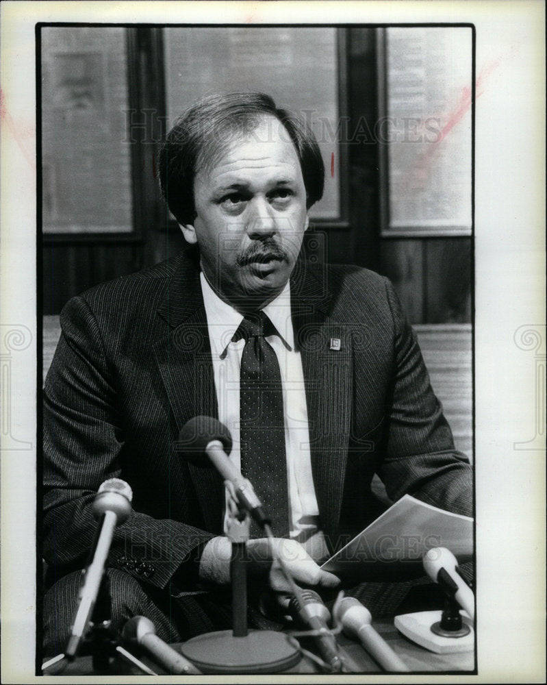 1984 Press Photo Robert Craver Oakland Realtors MLS - DFPD67301- Historic Images