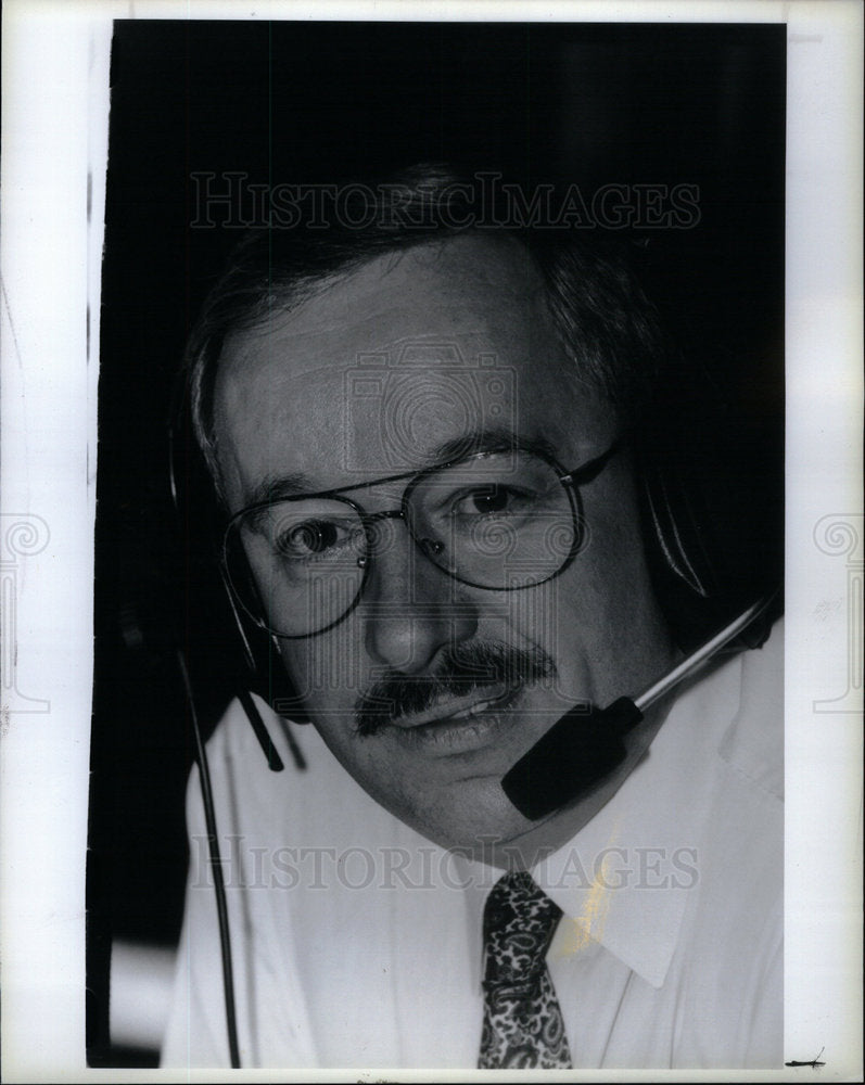 1990 Press Photo Jaques Demers Quebec sports comments - DFPD68169- Historic Images