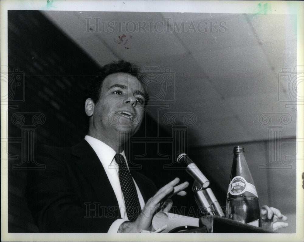 1985 Press Photo John Rubin addresses students - DFPD69779- Historic Images