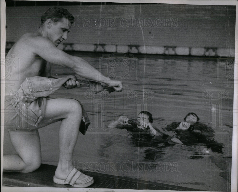 1952 Press Photo Life Saving - DFPD71823- Historic Images