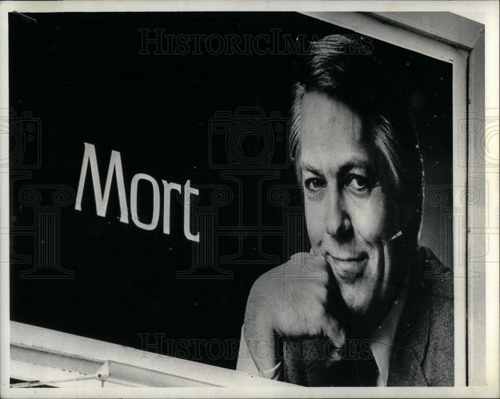 1981 Press Photo Mort Crim broadcast journalist - DFPD72361- Historic Images