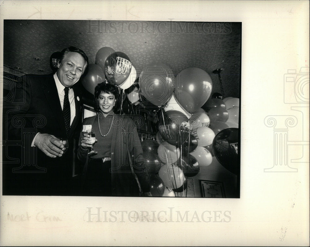 1987 Press Photo Mort Crim author broadcast journalist - DFPD72439- Historic Images