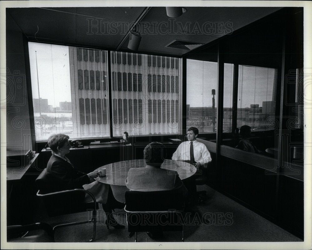 1984 Press Photo Robert Crawmer Contract Interiors Inc. - DFPD72487- Historic Images